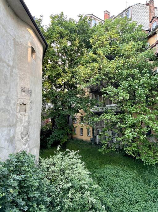 Luxurious And Royal Apartment In The Old Town Pressburg Exterior foto