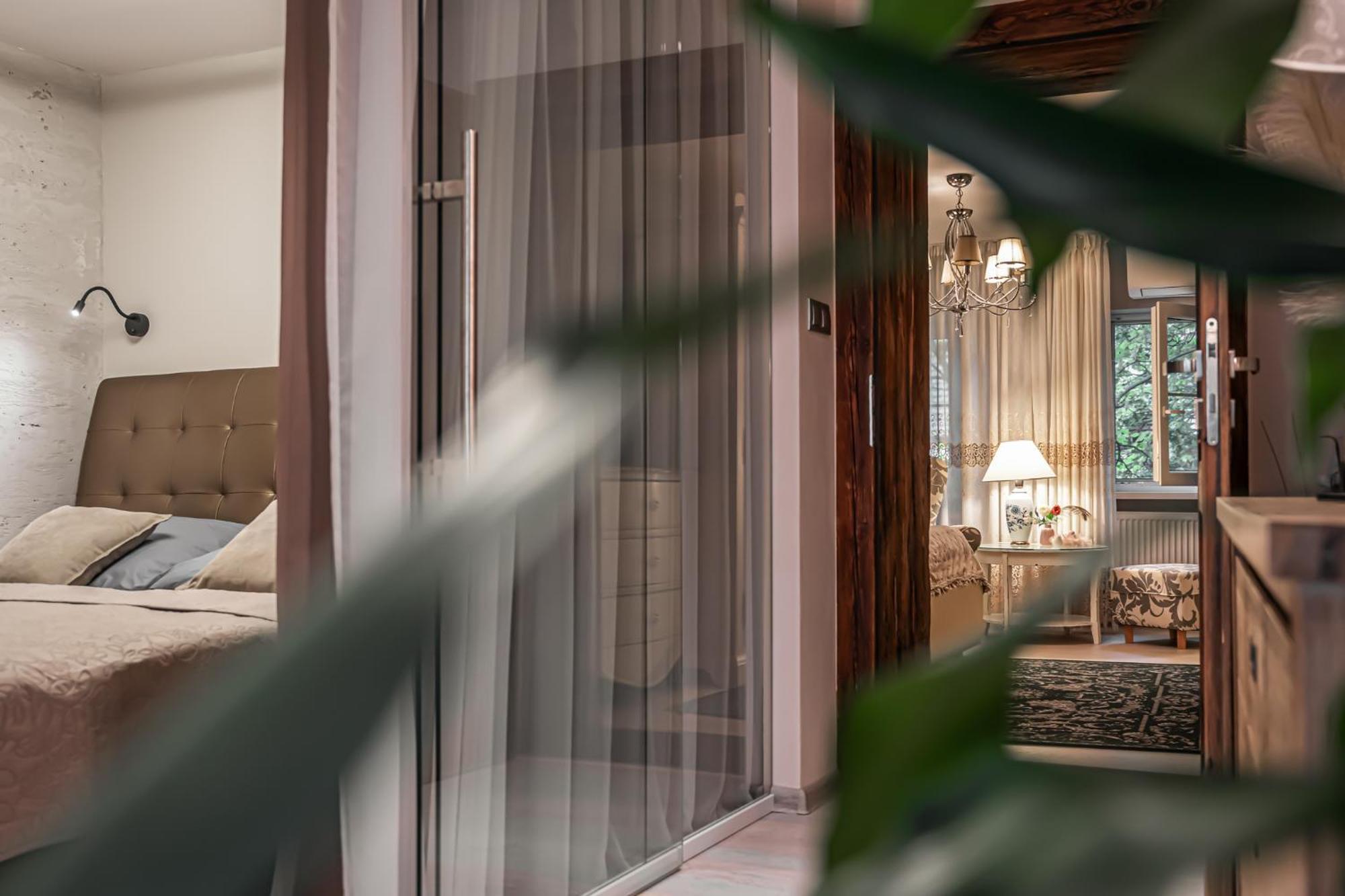 Luxurious And Royal Apartment In The Old Town Pressburg Exterior foto