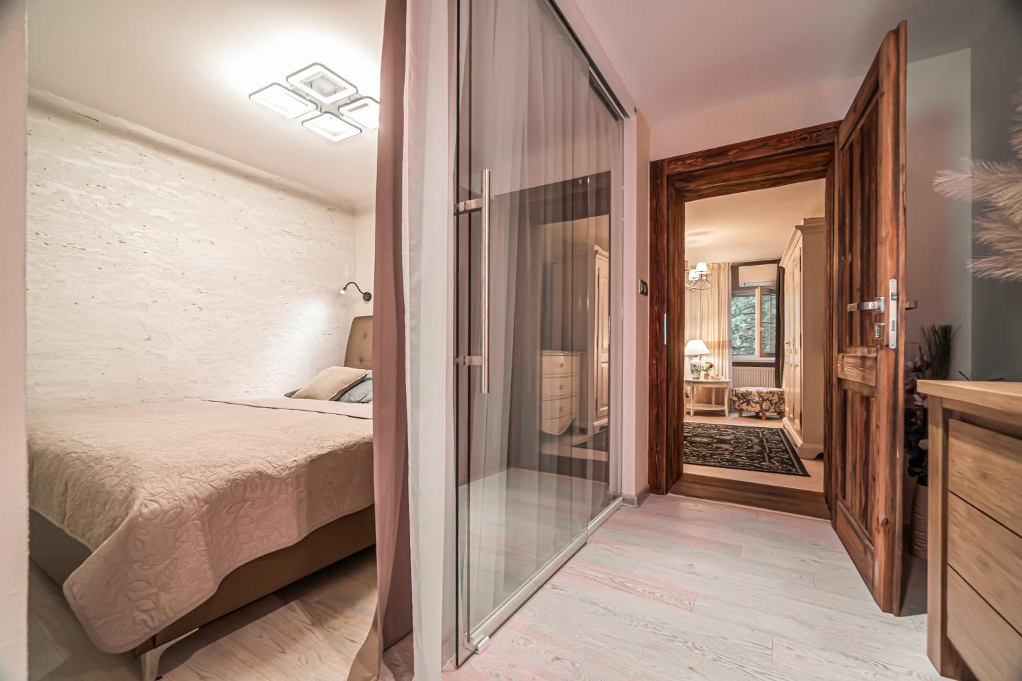 Luxurious And Royal Apartment In The Old Town Pressburg Exterior foto